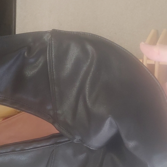 Sash Faux leather crossbody bag - Picture 3 of 6